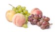 Broskve se dají výborně kombinovat i s dalším ovocem, například hroznovým vínem