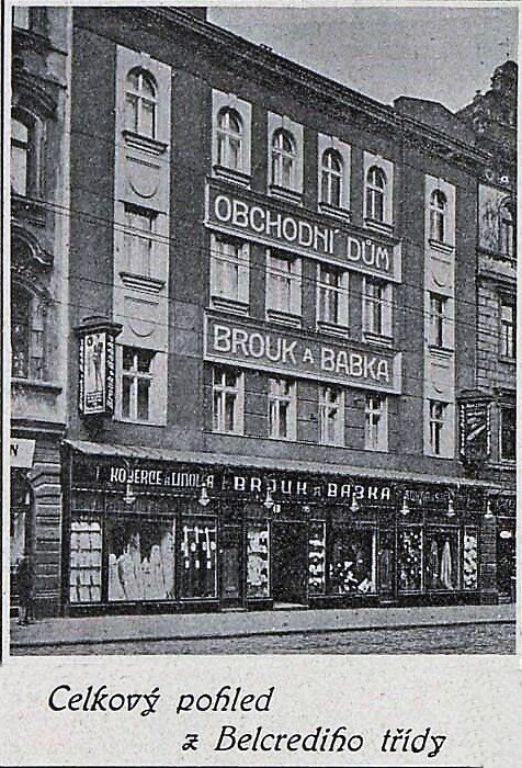 1925 První obchodní dům v Praze na Letné.