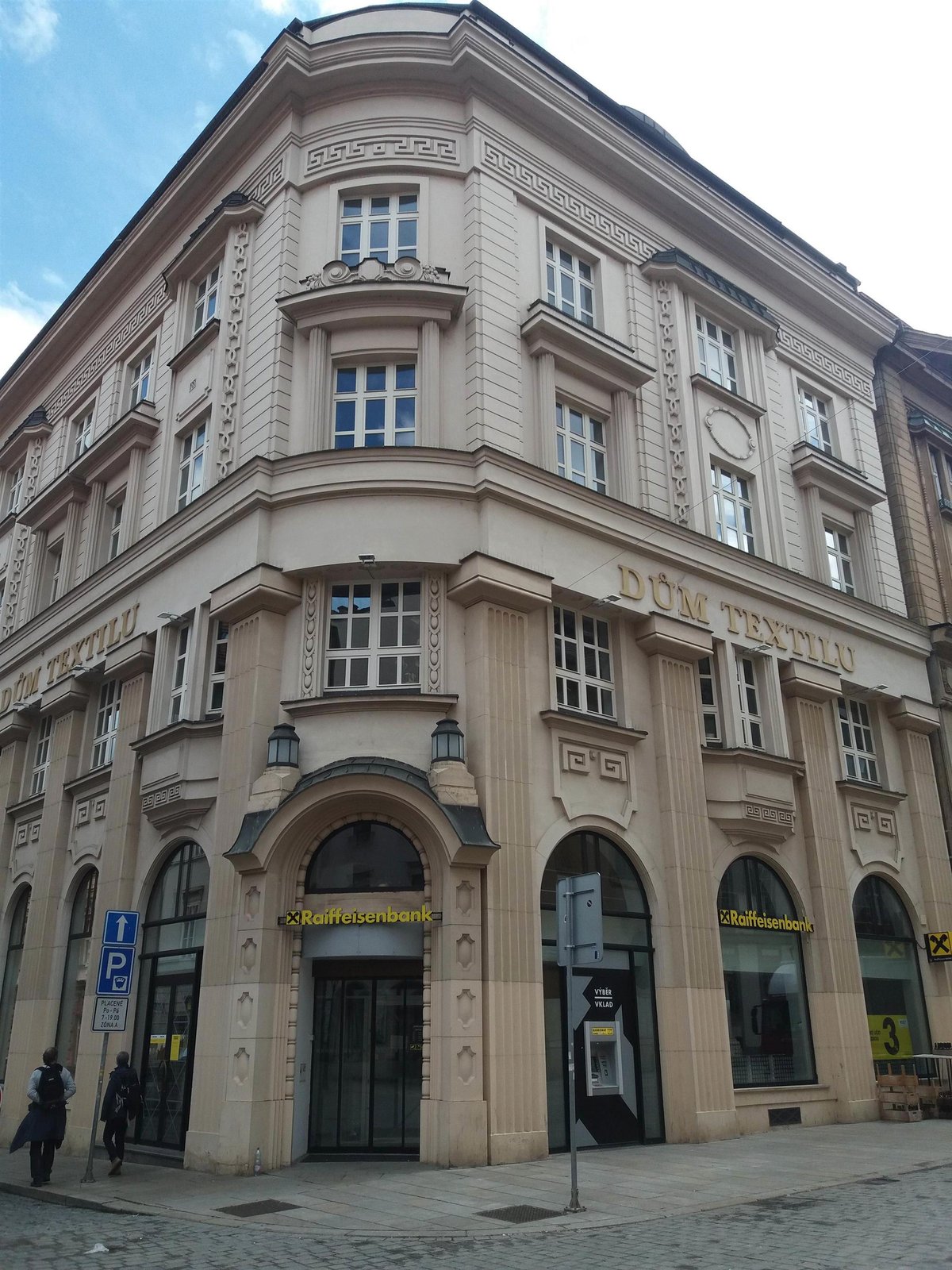 Tohle býval obchodní dům Brouk a Babka v centru Plzně.