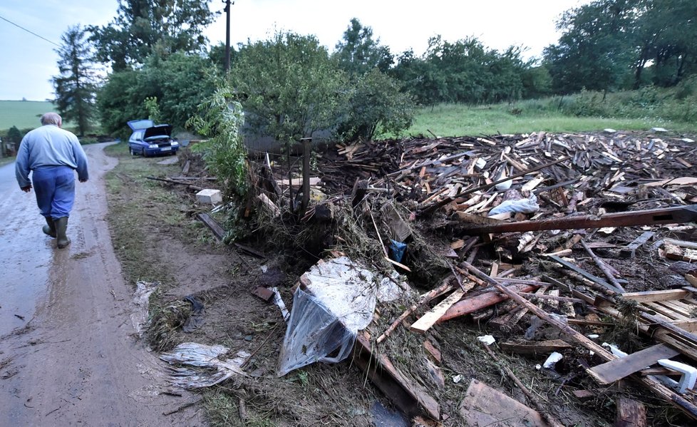 Vrstva krup v Brtnici 1. června 2018 dosahovala místy až 120 cm.