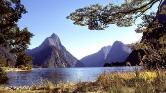 Nový Zéland v 70. letech: Projděte se panenskou krajinou Pána prstenů Nový Zéland v 70. letech: Projděte se panenskou krajinou Pána prstenů