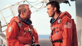 Bruce Willis a Ben Affleck ve snímku Armageddon.