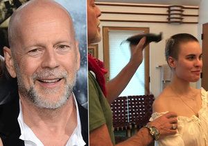 Bruce Willis oholil své dceři Tallulah hlavu.