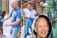 Bruce Willis (67) postižený těžkou afázií: Ukázal světu dojemné video se svými dcerkami