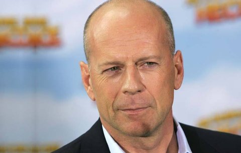 Bruce Willis prodává staré harampádí: Za vázy mu kupci platí "zlatem"!