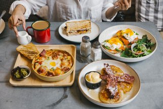 Brunch: Co tkví v tajemné kombinaci anglických slov breakfast a lunch? Chutné zahřešení, které oceníte nejen o víkendu