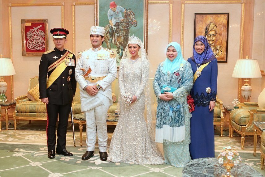 Brunejská princezna si vzala svého prvního bratrance. Oslavy trvaly celý týden.