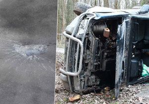 Brigádník ukradl zaměstnavateli auto a schválně ho naboural. Do domu a firmy mu navíc hodil granát, jeden vybuchl. Důvodem bylo nevyplacených pár stovek.