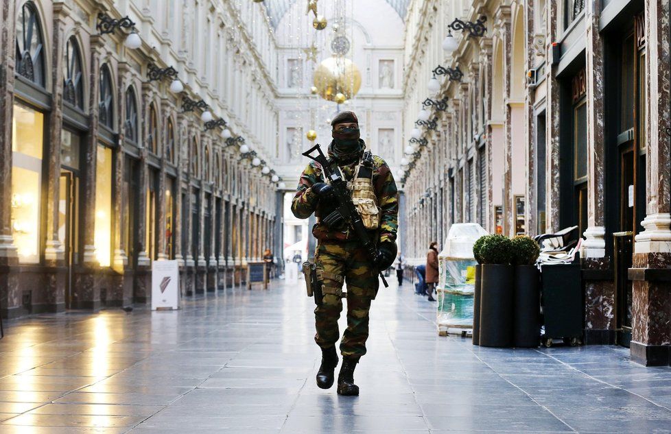 Bezpečnostní opatření v Bruselu po pařížském teroru