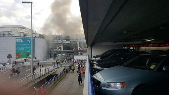 Na bruselském letišti explodovaly dvě nálože