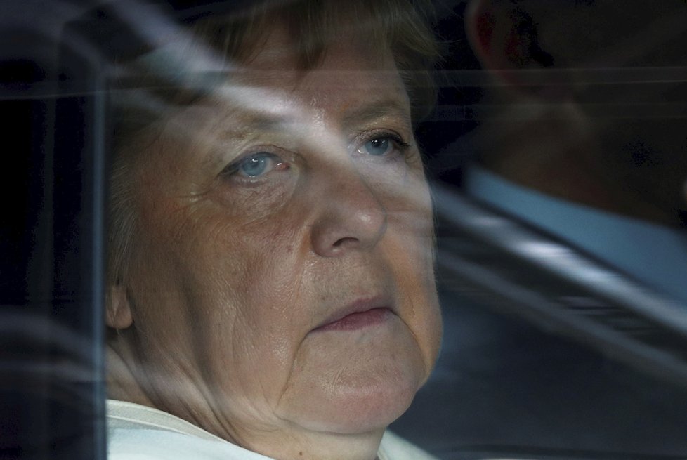 Summit EU v Bruselu: Jednání, která probíhala celou noc, některé zcela vyčerpala, na snímku německá kancléřka Angela Merkelová, (30. 6. ‒ 1. 7. 2019).