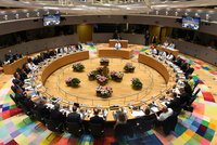 Brusel prodlouží sankce proti Rusku, trvá i na dohodě o klimatu