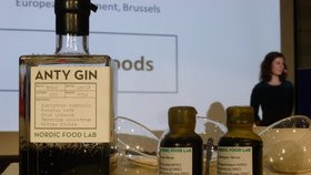 Ochutnávka hmyzu v europarlamentu: Mravenčí gin