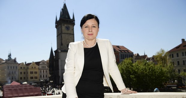 Minulý čtvrtek přijal ministryni pro místní rozvoj Jourovou místo šéfa Evropské komise Jeana-Clauda Junckera (59) jen ředitel jeho kabinetu.