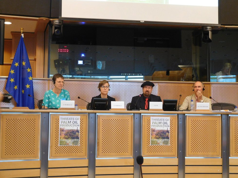Palmový olej řešili i v Bruselu: Druhý panel se zabýval sociálními dopady