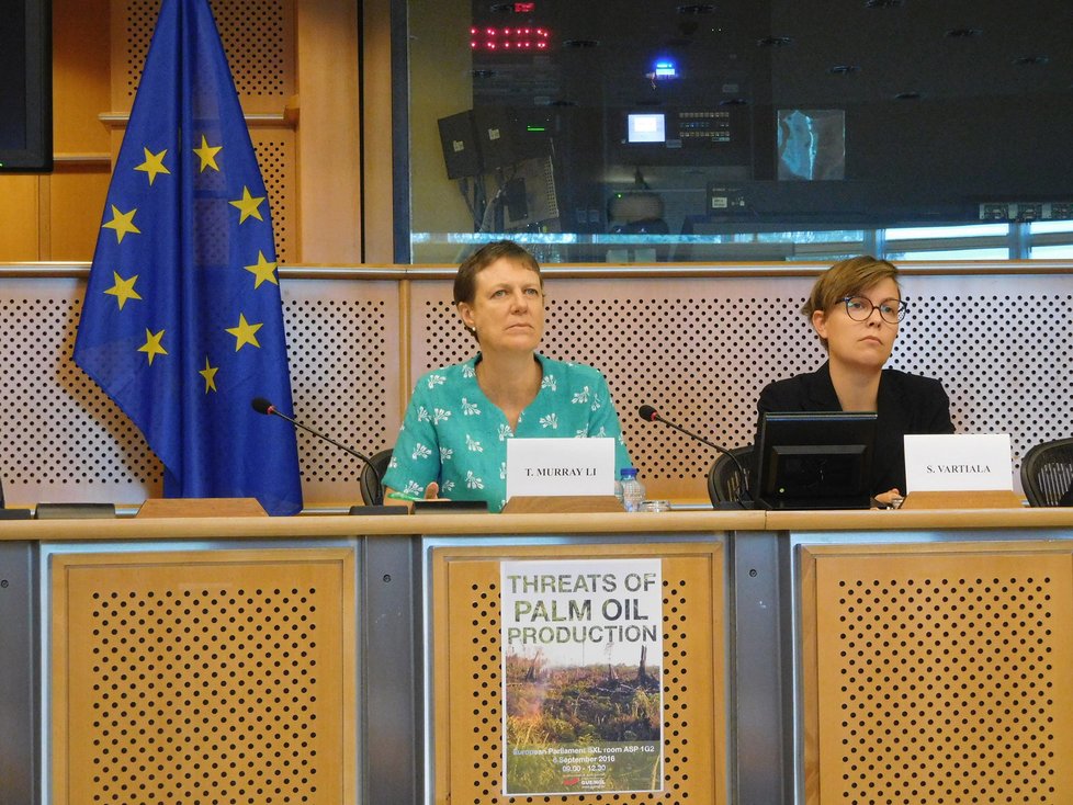 Palmový olej řešili i v Bruselu: Tania Murray Li z univerzity v kanadském Torontu a Finka Sonja Vartiala