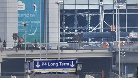 Zkáza po dvou explozích na letišti v Bruselu