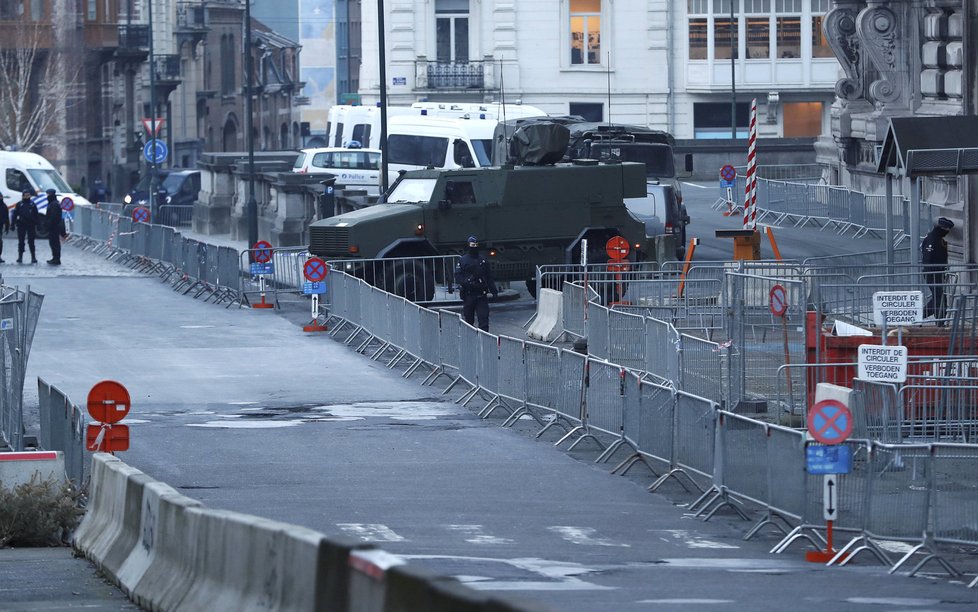 V Bruselu začal proces s teroristou Abdeslamem.