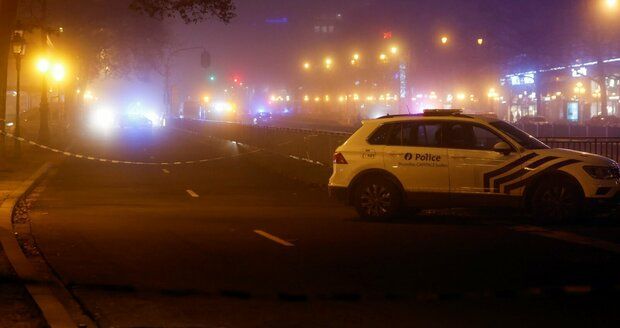 Čtyři zranění po střelbě v Bruselu: Útočník je na útěku, jedna osoba bojuje o život