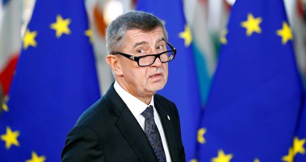 „Babiš a Dostálová lžou,“ tvrdí Kalousek. Premiér: „Zoufalci a sekta“ řeší střet zájmů 