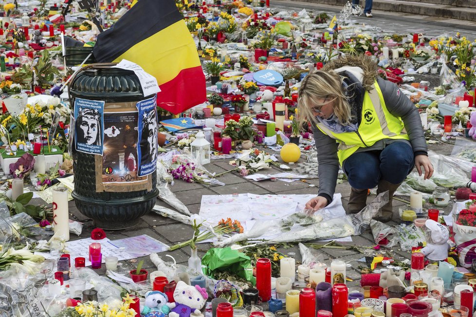 Uctění památky obětí teroristických útoků v Bruselu