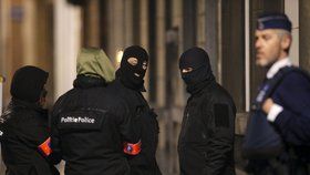 Belgická policie zadržela 12 lidí, podezřívá je z přípravy útoku.