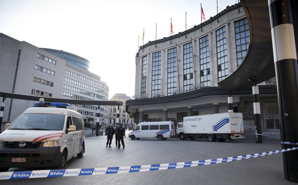 Brusel 21. června (ČTK) - Podezřelý z pokusu o atentát na bruselském centrálním nádraží zemřel.