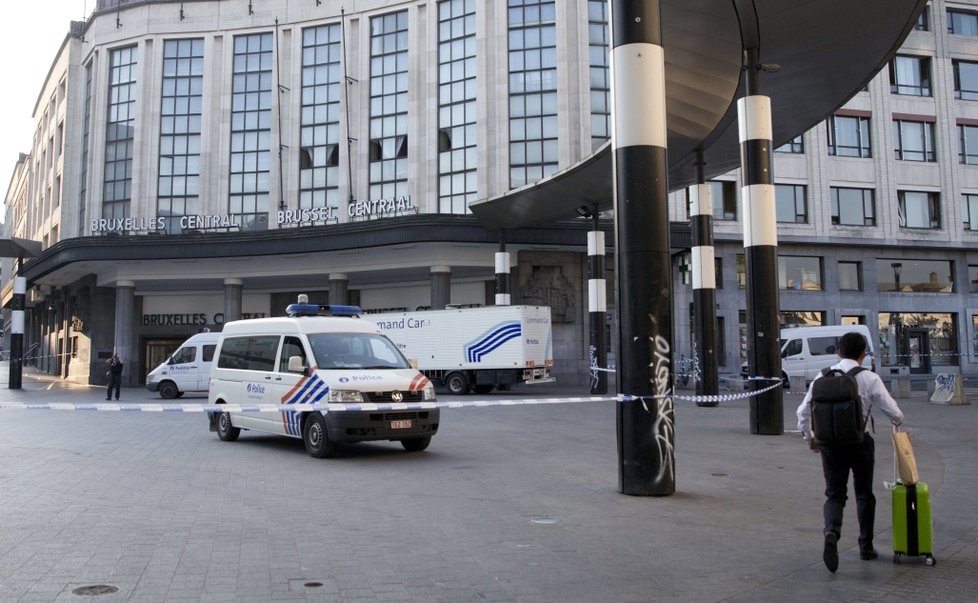 Brusel 21. června (ČTK) - Podezřelý z pokusu o atentát na bruselském centrálním nádraží zemřel.