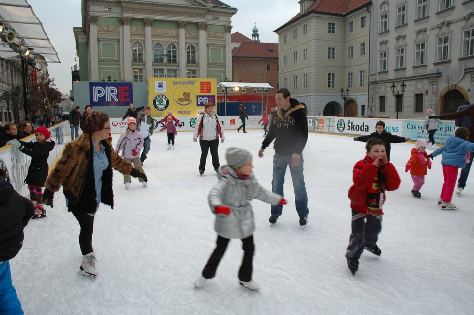 Bruslení na Ovocném trhu v Praze 1 se prodlužuje.