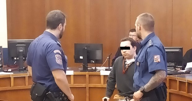 Antonín Š. (29) obžalovaný z dvojnásobné brutální vraždy v soudní síni.