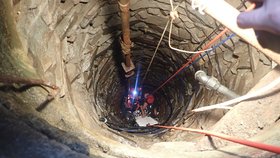 Na Znojemsku spadl muž do studny: Nemohli jsme nic udělat, popsali záchranáři