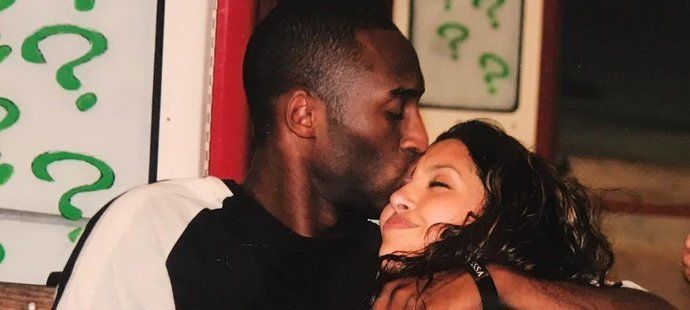 Legendární basketbalista Kobe Bryant tragicky zahynul po pádu vrtulníku