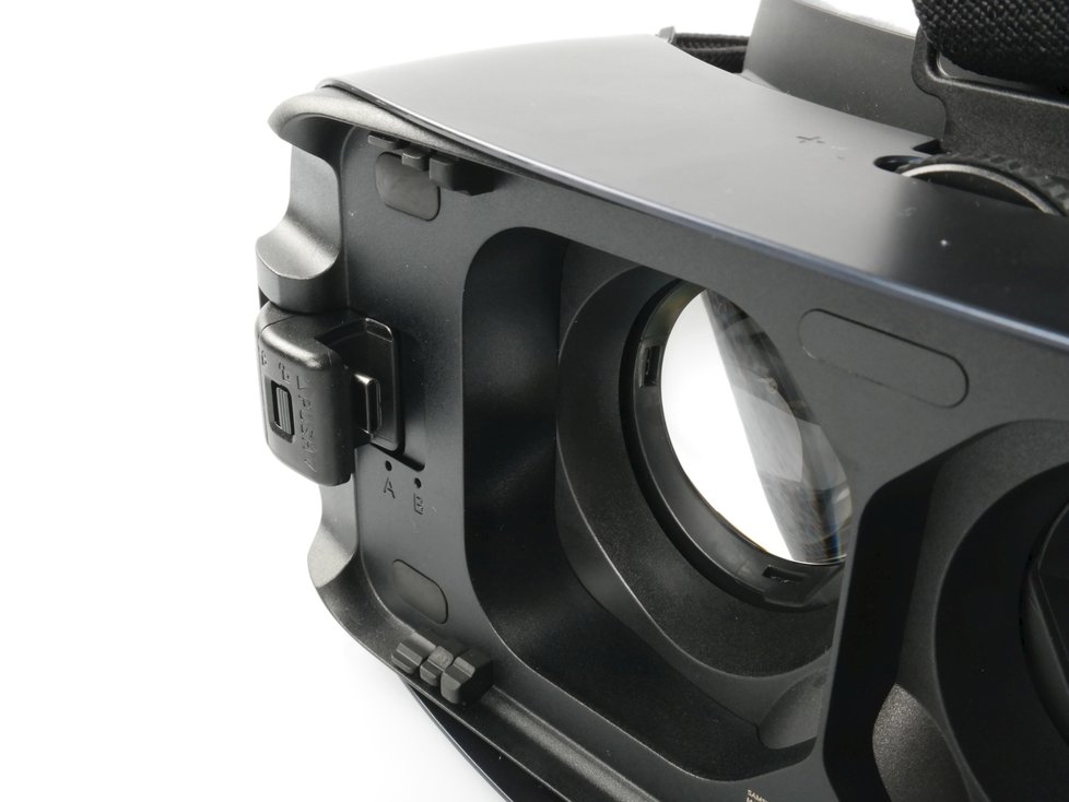 Brýle Samsung Gear VR určené pro spuštění obsahu ve virtuální realitě