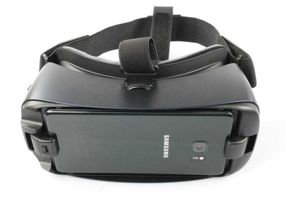 Brýle Samsung Gear VR určené pro spuštění obsahu ve virtuální realitě