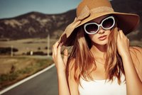 Vyberte si správné sluneční brýle: Ty nekvalitní vám mohou poškodit zrak
