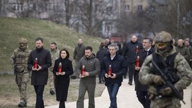 ONLINE: Ukrajina vyhraje, ruské zlo padne, vzkázal Zelenskyj z místa masakru v Buče
