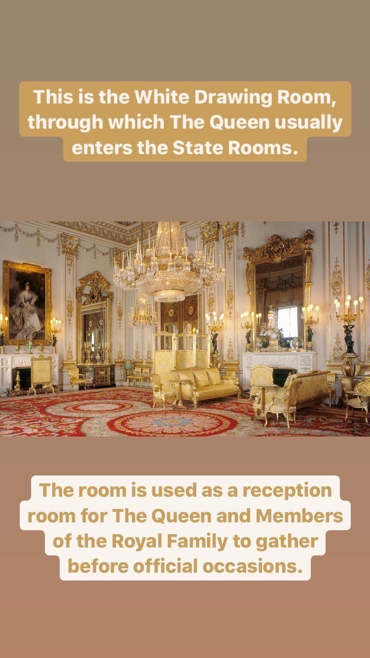 Slavná White Drawing Room, která rodině slouží jako místo setkání před oficiální událostí.