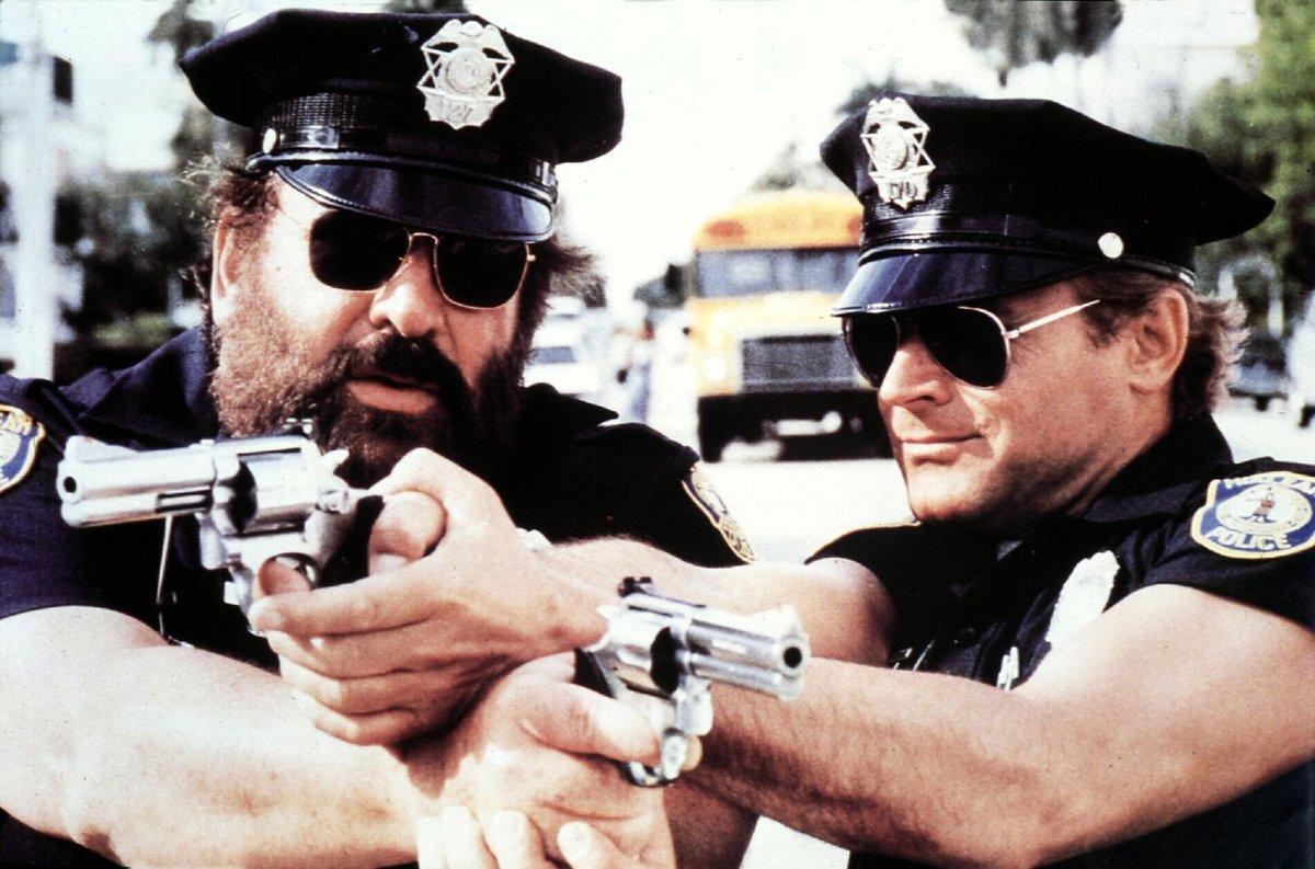 Terence Hill a Bud Spencer v komedii Superpolicajti z Miami.