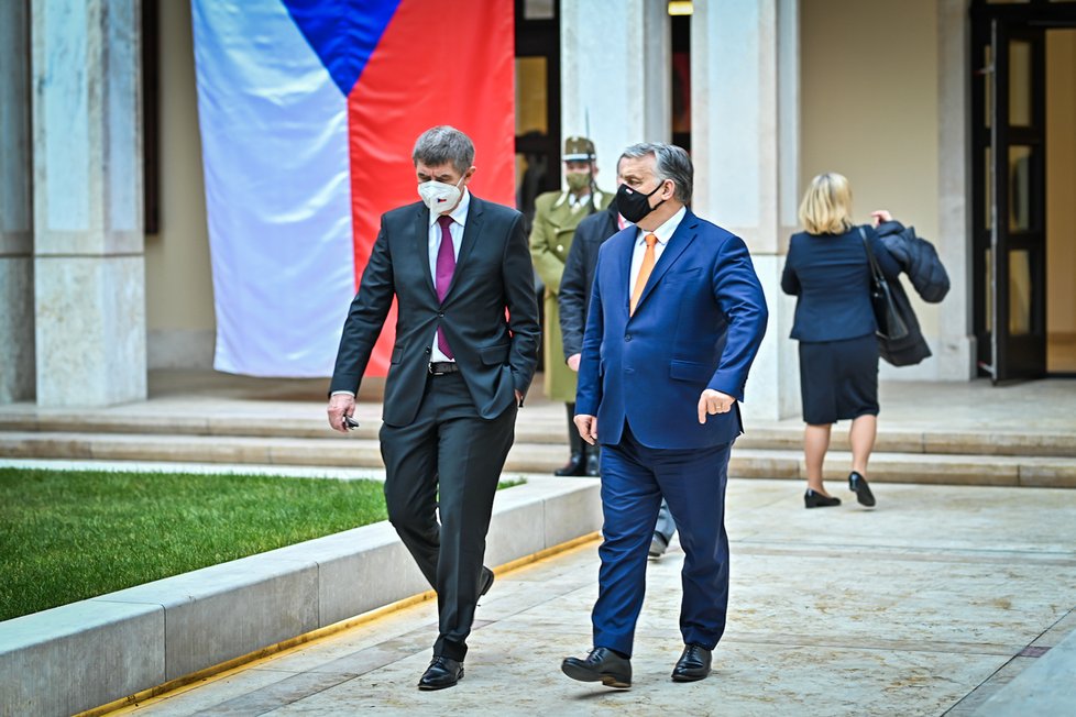 Český premiér Andrej Babiš (ANO) a jeho maďarský protějšek Viktor Orbán jednají o koronavirové krizi v Budapešti (5. 2. 2021).