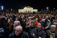 Velká demonstrace v Budapešti: Lidé vyrazili do ulic kvůli skandálu sexuálního zneužívání