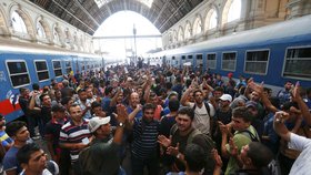 Do ČR by mělo dorazit minimálně 4 300 běženců.