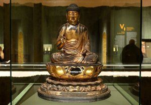 Ve Valdštejnské jízdárně je k vidění výstava Buddha zblíska, která představí myšlenky buddhistického učení