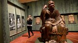 Blíže už Buddhovi nebudete: Národní galerie nabízí lekce jógy přímo mezi uměleckými díly
