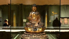 Ve Valdštejnské jízdárně je k vidění výstava Buddha zblíska, která představí myšlenky buddhistického učení