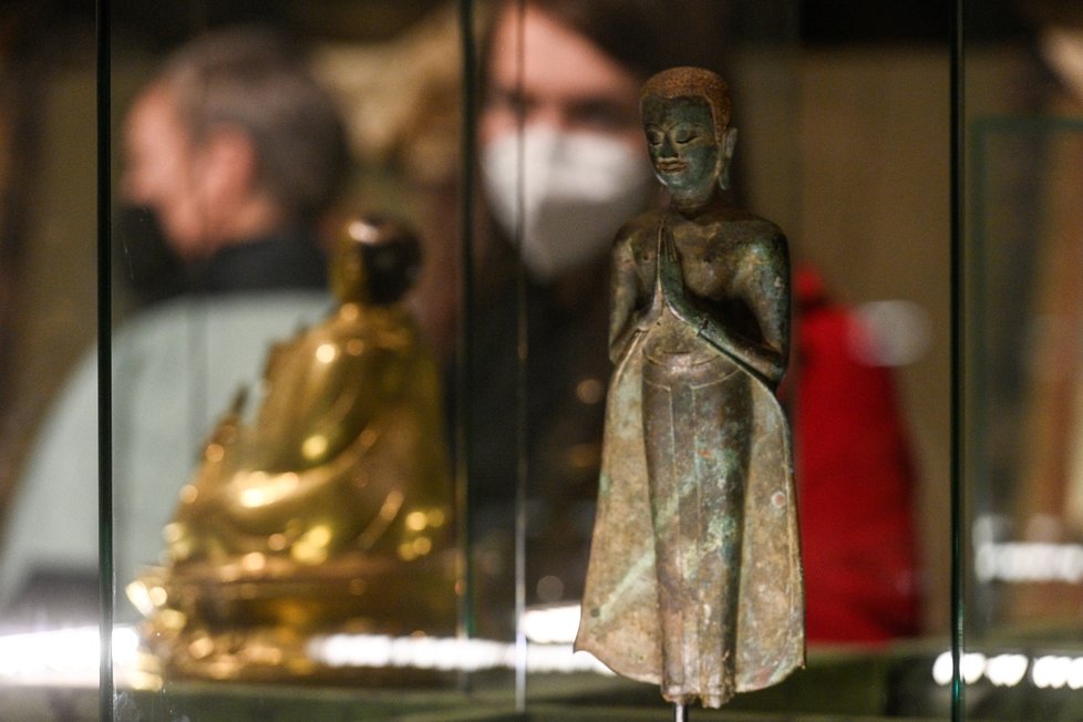 Ve Valdštejnské jízdárně je k vidění výstava Buddha zblízka, která představí myšlenky buddhistického učení