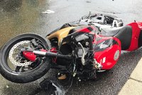Motorkář se zákazem řízení zemřel na dálnici v protisměru: Dvě děti a dvě ženy zraněny