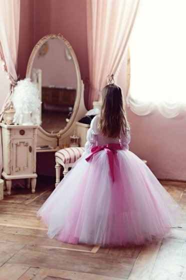 Na zámku Radíč si holčičky určitě oblíbí Budoár pro princeznu, kde si mohou vyzkoušet desítky šatů a paruk.