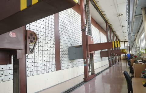 Blesk navštívil kartotéku ČSSZ: Tady leží i vaše důchodové listy!
