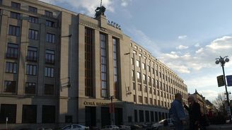 České banky jsou odolnější, ČNB přesto varuje před úvěry na bydlení