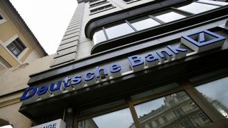 Tvrdý pád. Akcie Deutsche Bank poprvé klesly pod deset eur Tvrdý pád. Akcie Deutsche Bank poprvé klesly pod deset eur